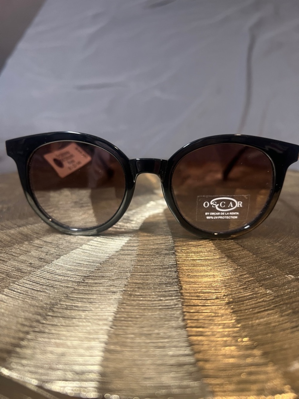 Oscar de la Renta Black Frame Sunglasses with Brown Gradient Lenses